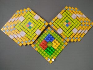 SAPORIGO Maze Quest | Modular Strategy Board Game | Customizable & Rotating Maze Layout | 2–4 Players